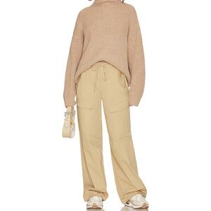 x Maggie MacDonald Beck Cargo Pant in Tan
superdown
Color: Tan
Size: S